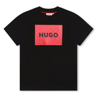 Thumbnail for HUGO Playera para niño y teen Color negro, logo al frente en rojo, permanent
