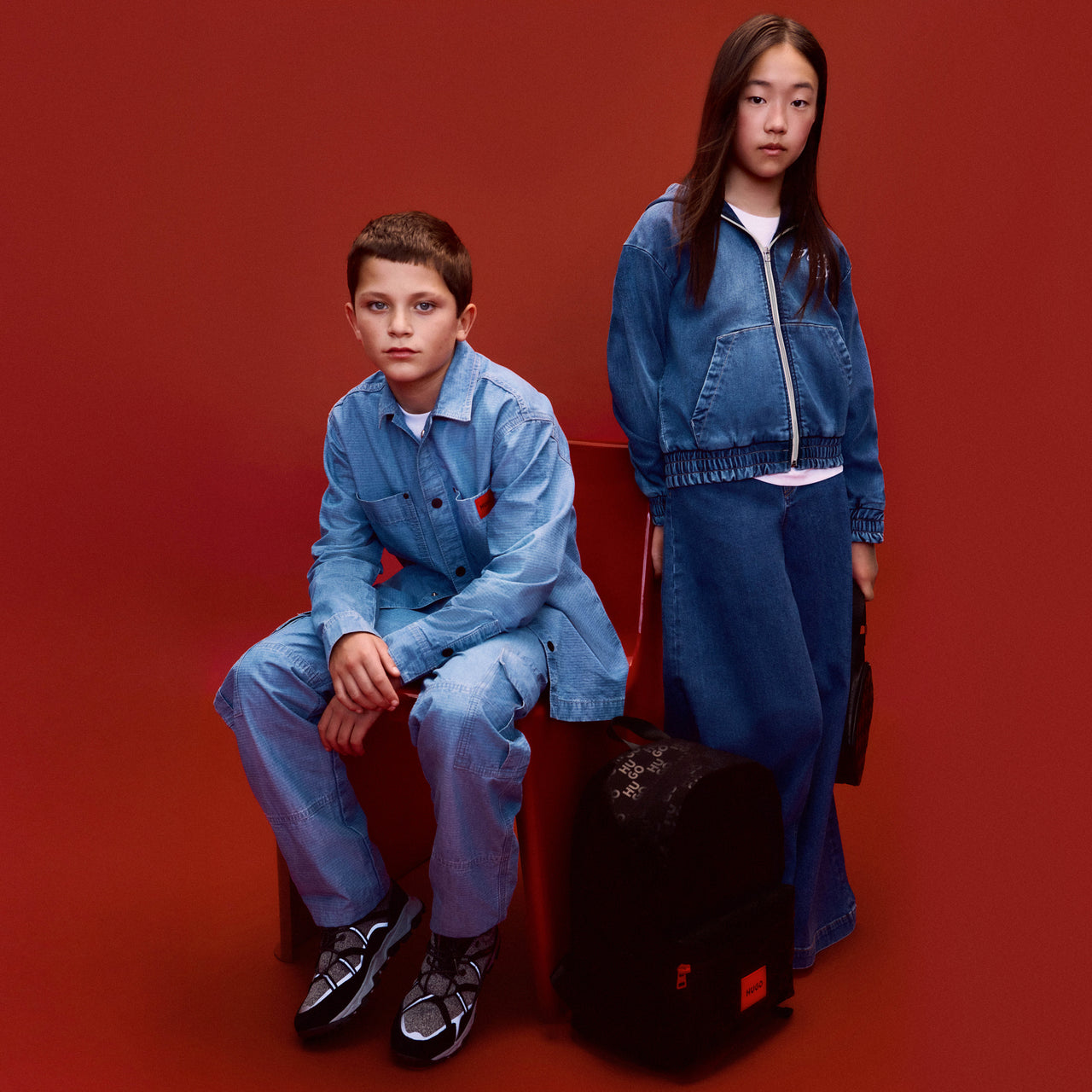 HUGO Back pack para niño y teen all over print logo