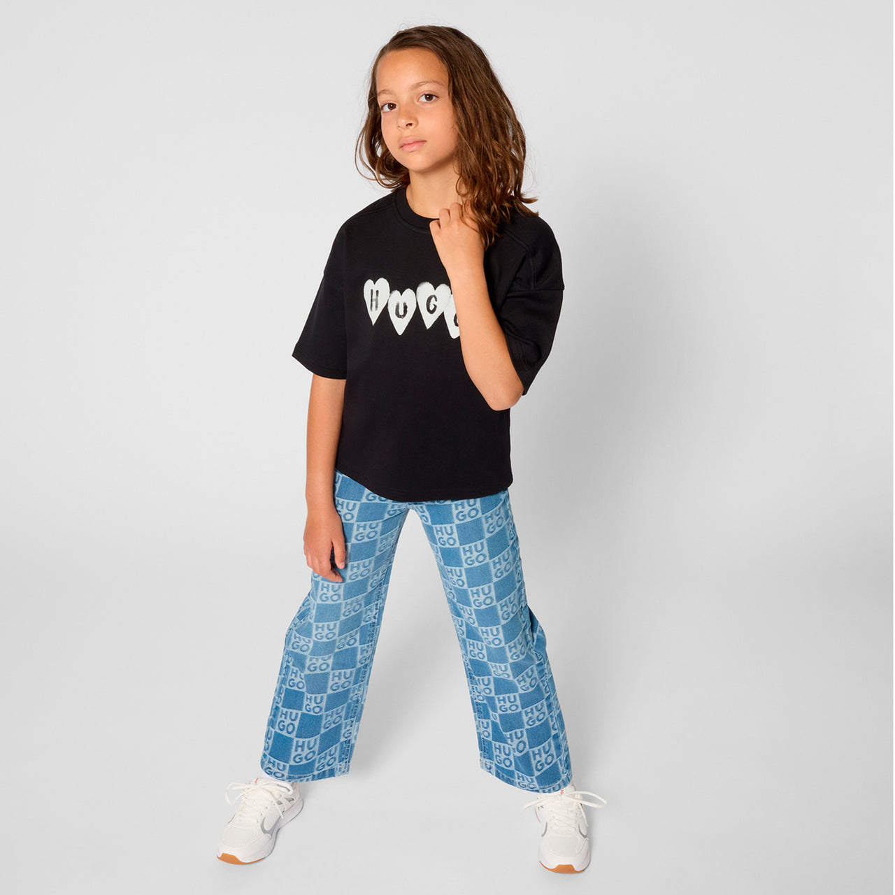 HUGO Playera para niña y teen Color negro print logo