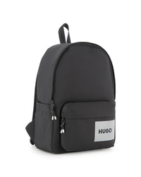 Thumbnail for HUGO backpack en color negro, bolsas laterales y una frontal, luego al frente reflejante