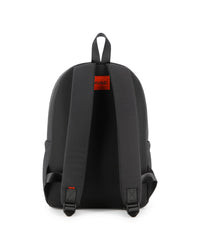 Thumbnail for HUGO backpack en color negro, bolsas laterales y una frontal, luego al frente reflejante