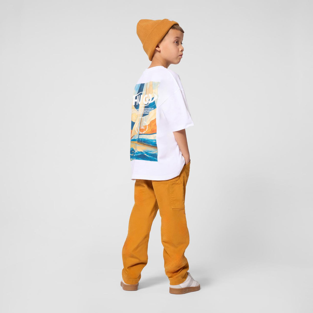 HUGO playera para niño y teen blanca pequeño logo al frente big ocean print en espalda