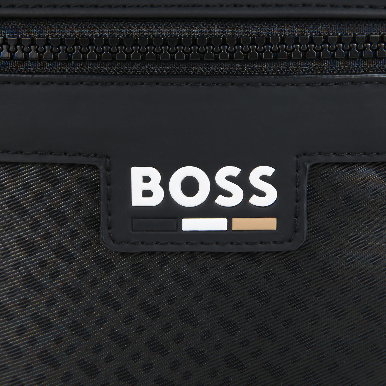 BOSS croos body o pasaportera negra