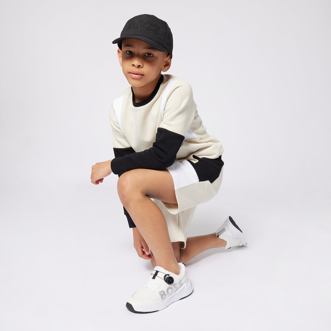 BOSS Gorra o cachucha para niño y adolescente basica color negro logo en relieve al tono