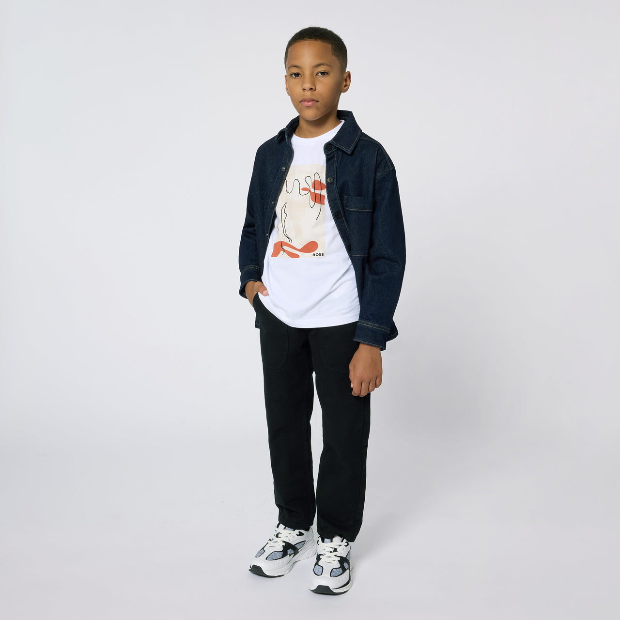 BOSS Jeans o pantalon para niño color negro, bolsas al frente