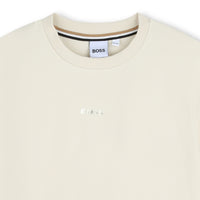 Thumbnail for BOSS Playera para niña y teen color hueso pequeño logo al frente con aplicación