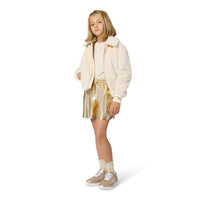 Thumbnail for BOSS Playera para niña y teen color hueso pequeño logo al frente con aplicación