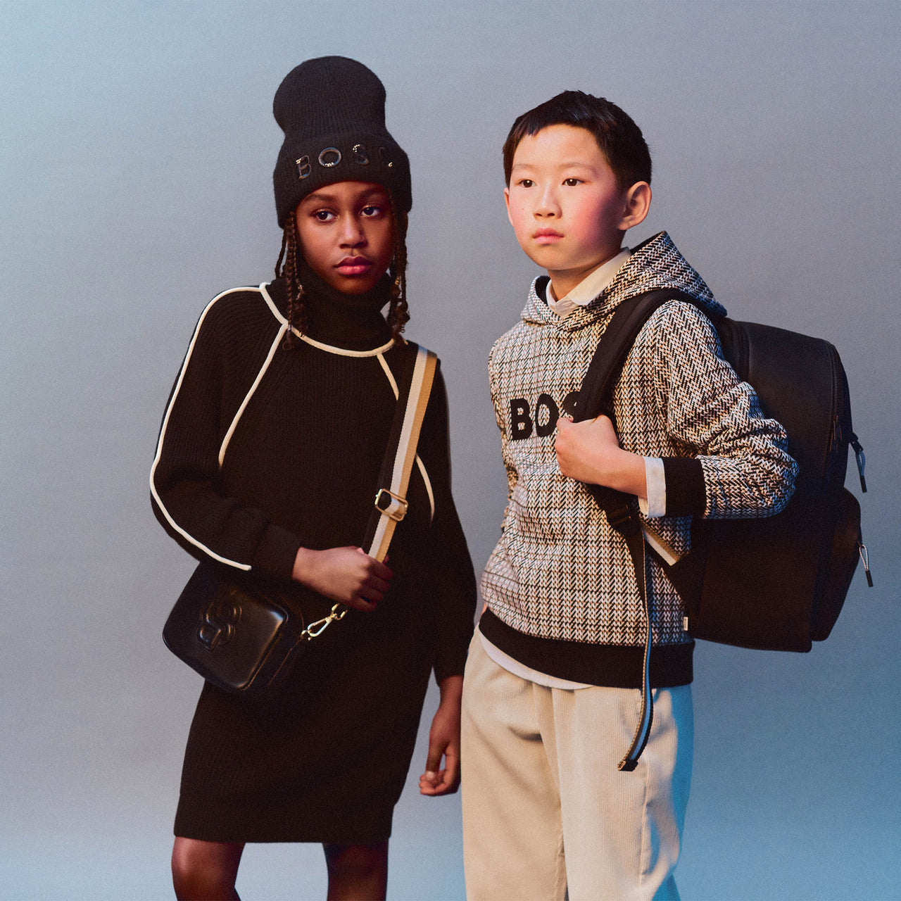 BOSS Bolsa para niña color negro new logo