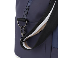 Thumbnail for BOSS Pañalera con accesorios color azul liso pequeño logo al frente