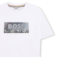 Thumbnail for BOSS Playera para niño y teen, Color blanco, logo con edificios