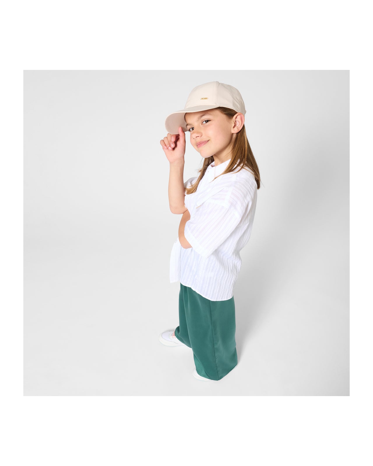 BOSS Gorra blanca para niño y teen unisex logo plaquita oro