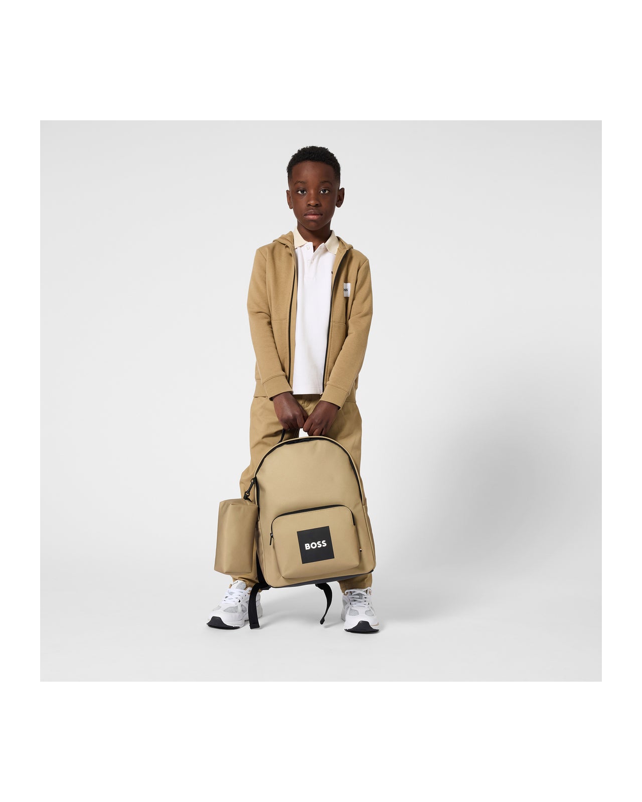 BOSS Backpack para niño y teen con bolsa tipo piel beige detalles en negro