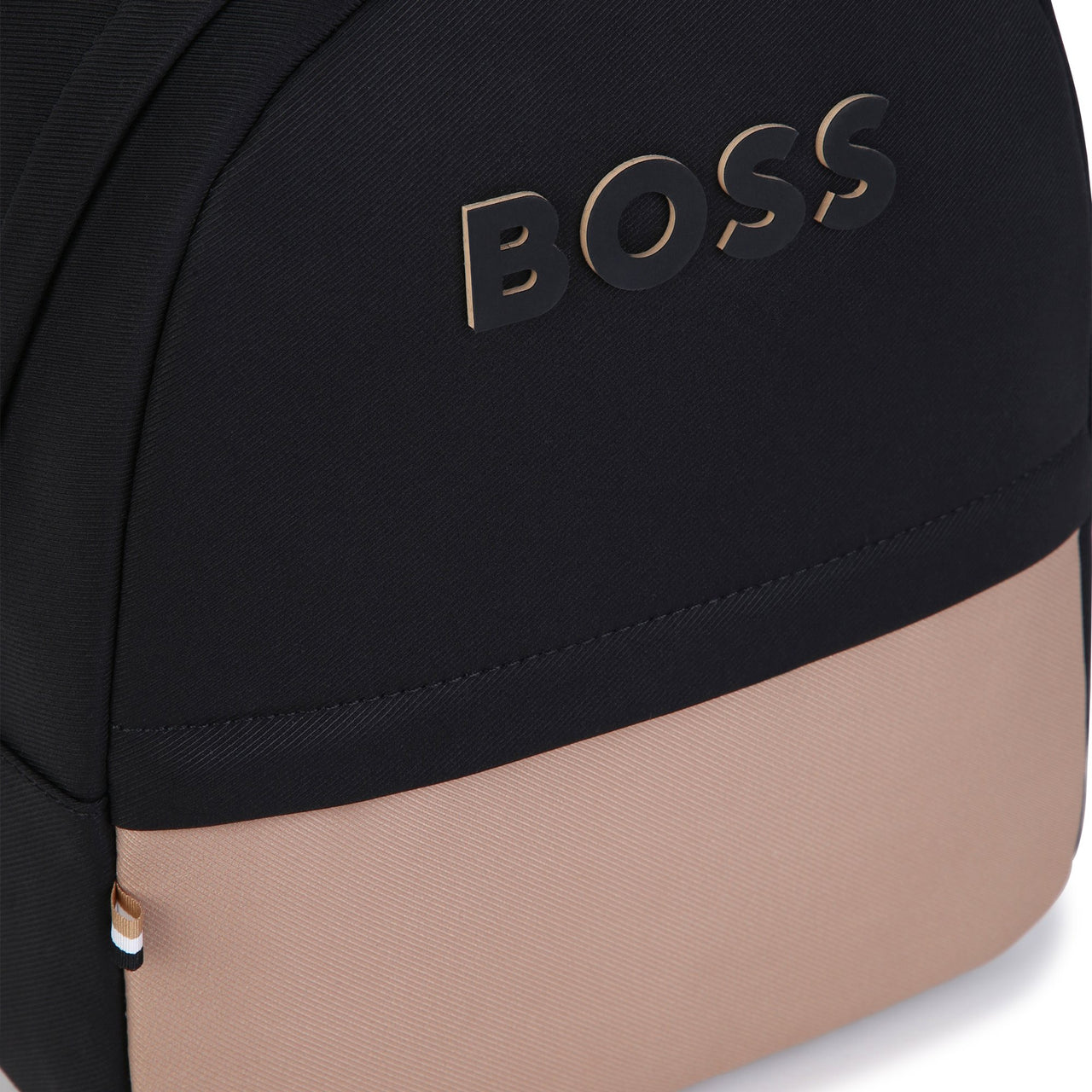 BOSS backpack para niño y teen unisex bicolor negra y cookie pequeño logo, al frente